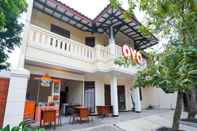 Exterior OYO 1374 Semampir Residence At Ahmad Yani