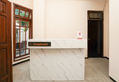 Lobby 5 OYO 1374 Semampir Residence At Ahmad Yani