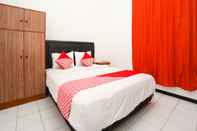 Bedroom OYO 1374 Semampir Residence At Ahmad Yani