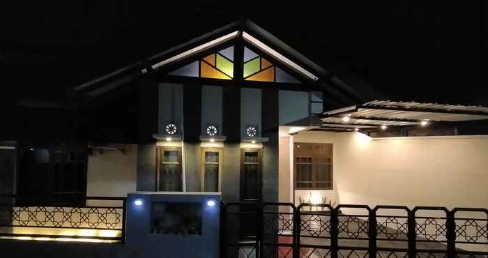 Luar Bangunan 2 Bedrooms at Abadi Homestay