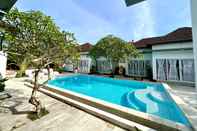 Swimming Pool Daniswara Villa