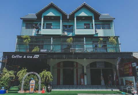 Exterior Chill Vibe Hostel