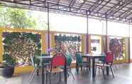 Bar, Kafe, dan Lounge 5 PURI TORINA Jatinangor