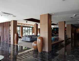 Lobby 2 Roxy Hotel Padungan