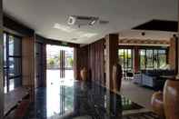 Lobby Roxy Hotel Padungan