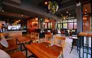 บาร์ คาเฟ่ และเลานจ์ 6 Canvas Family Home