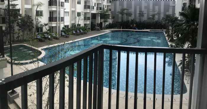 Swimming Pool Apartment Light Signature Cawang By Eti