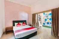 Kamar Tidur OYO 1324 White House