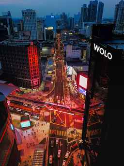 WOLO Kuala Lumpur, Rp 1.647.807