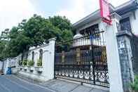 Bangunan SUPER OYO 1421 Kasmaran Guest House Syariah