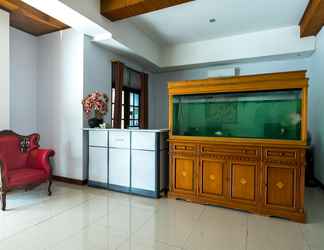 Lobi 2 SUPER OYO 1421 Kasmaran Guest House Syariah