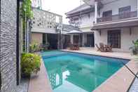 Kolam Renang SUPER OYO 1421 Kasmaran Guest House Syariah