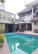 SWIMMING_POOL SUPER OYO 1421 Kasmaran Guest House Syariah