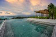 Swimming Pool Mida Grande Resort Phuket