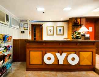 Lobi 2 OYO 227 Palladium Suites Hotel