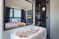 Phòng tắm bên trong Ruby Hotel Nha Trang