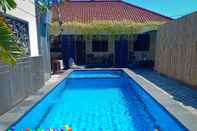 Kolam Renang Pretty Girl Hostel 