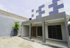 Exterior 7 OYO 1909 Edelweiss Residence Syariah