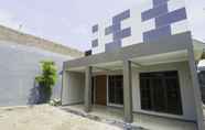 Exterior 7 OYO 1909 Edelweiss Residence Syariah