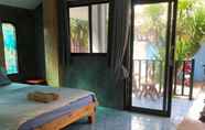 Kamar Tidur 4 Poopreaw Resort