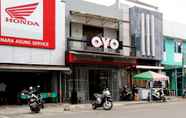 Luar Bangunan 2 OYO 1191 Monalisa Residence And Cafe