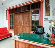 Lobby 4 OYO 1520 Hotel Kartini