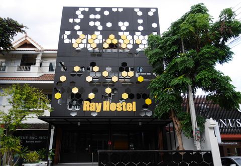 Luar Bangunan Ray Hostel