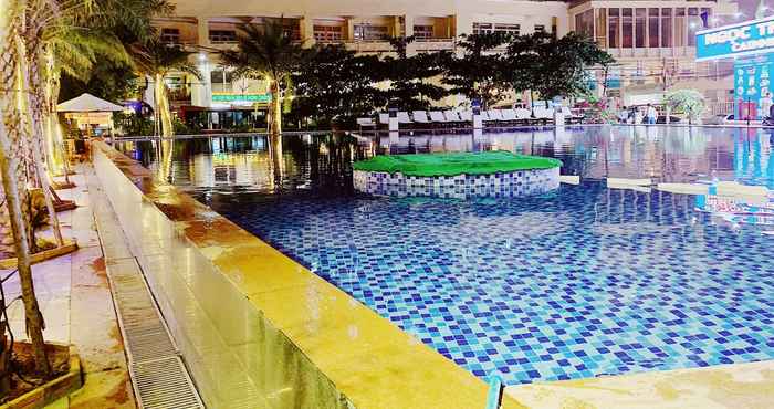 Swimming Pool Muong Thanh Oceanus Apartment