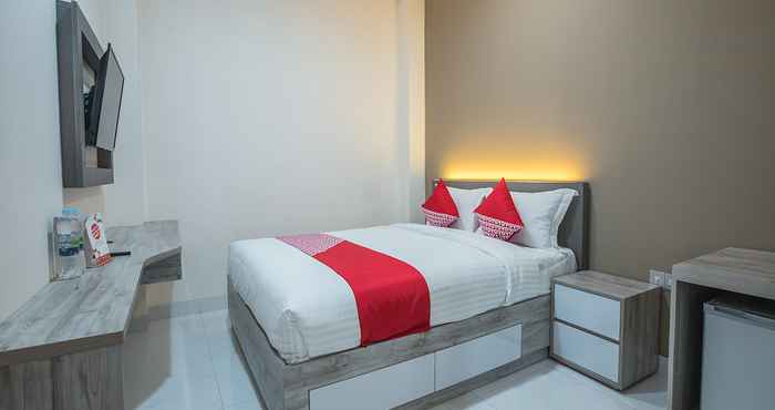 Kamar Tidur Super OYO 1487 Residence Khoe