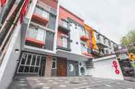 Luar Bangunan Super OYO 1487 Residence Khoe