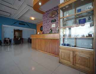 Lobby 2 OYO 1441 Hotel Dempo Permai