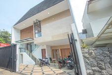 外観 OYO 1496 Weleri 07