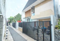 外観 3 OYO 1496 Weleri 07