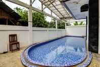 Kolam Renang Benson Hotel