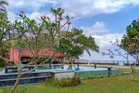 Kolam Renang Mascot Beach Hotel