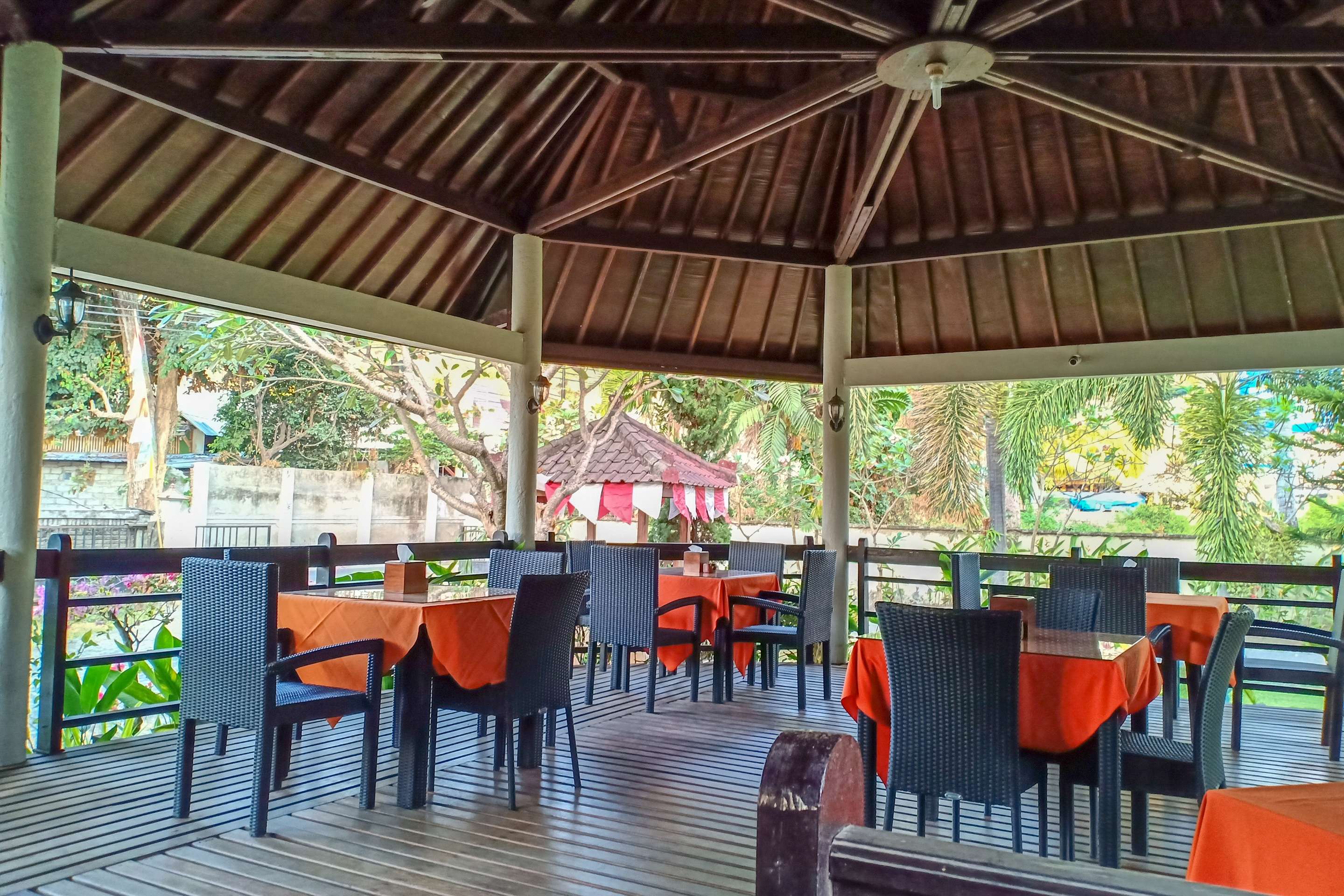客室料金 Mascot Beach Hotel、Batu Layar から 24102024 それまで 25102024