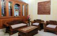 Lobi 5 Cendrawasih Guesthouse