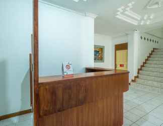 Lobby 2 OYO 1285 Wisma Marliando