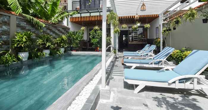 Kolam Renang Royal Tourist Villas