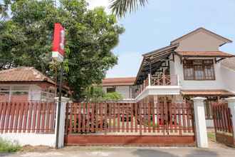 Exterior 4 OYO 1376 Kina Family Residence Syariah