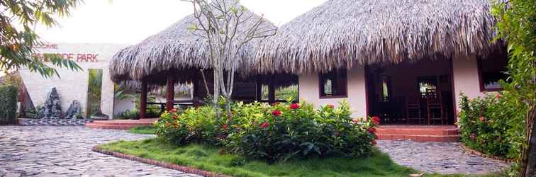 Lobby Riverside Park Eco Resort