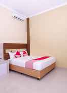 BEDROOM Super OYO 1506 Shabrina 2 Syariah