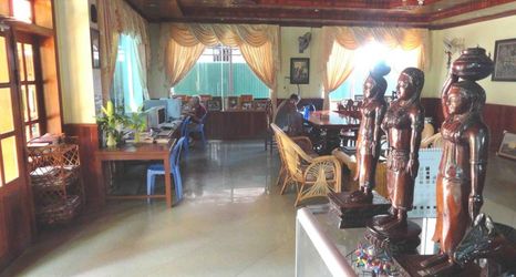 로비 2 GreenPark Village Guesthouse