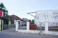 Exterior Amira Homestay Syariah