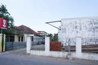 Bên ngoài 4 Amira Homestay Syariah