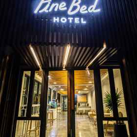 Exterior / Building1Fine Bed Hotel,暹罗暖武里中心飯店