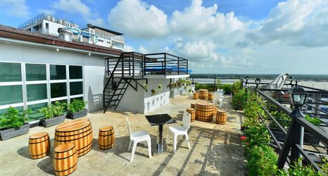 外観 2 Backpacker Bed and Breakfast