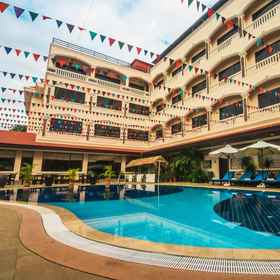 Exterior / Building 1 케마라 앙코르 호텔 & 스파, 프사르 러우 톰 트메이 호텔