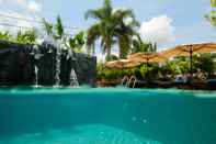 Kolam Renang Royal Crown Hotel & Spa