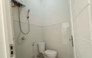 In-room Bathroom 6 Villa Permata C 12 by N2K